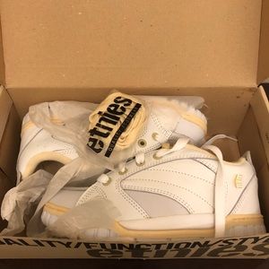 RARE NIB Women’s Etnies size 7.5 DEADSTOCK